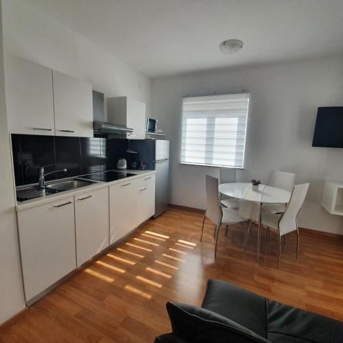 一卧室公寓（带阳台）