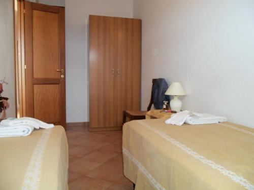 带阳台的两卧室公寓