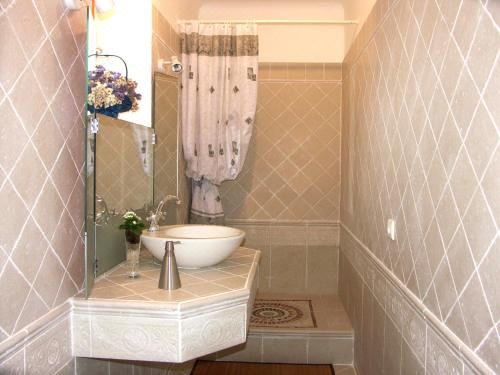 Le Verger Double Room with Patio