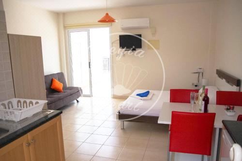 一室公寓 - 1楼 - 带露台（2位成人和2名小童）