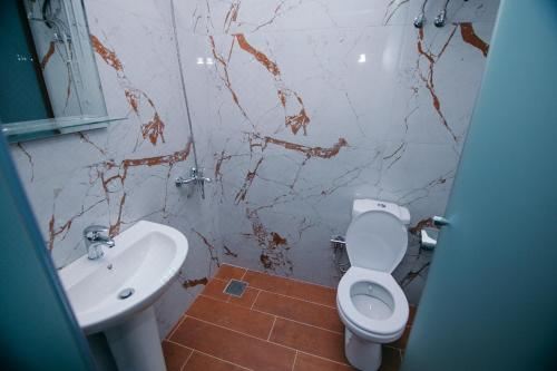 带阳台的三人房