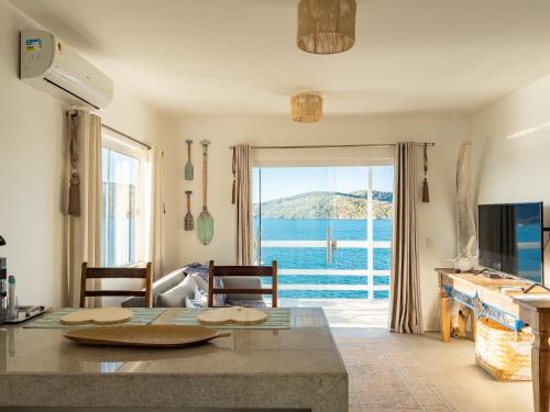 两卧室联排别墅