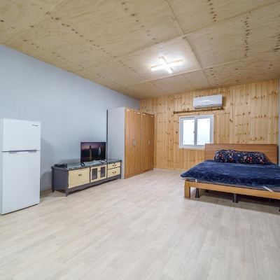 Basic Room, 1 Bedroom (Dancheroom1)