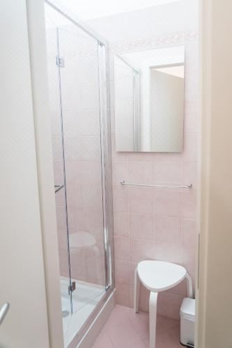 双人房（带公共浴室）