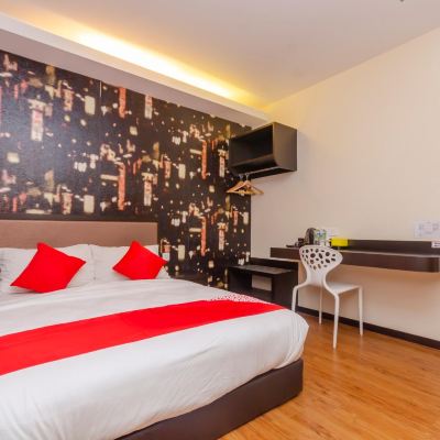 Deluxe Queen Room Kupon OYO 1214 Oro Hotel