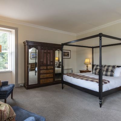 4 Poster Double Room with Loch View Inch Hotel Promo Code
