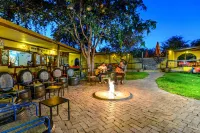Etosha Safari Camp Hotel di 