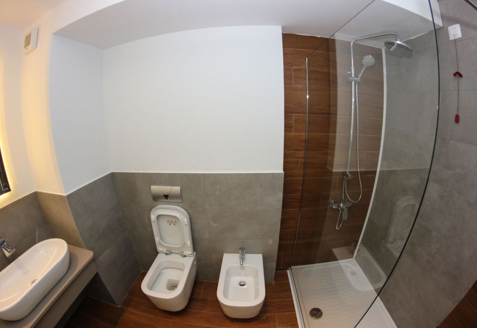 标准三人房， 1 间卧室， 无障碍