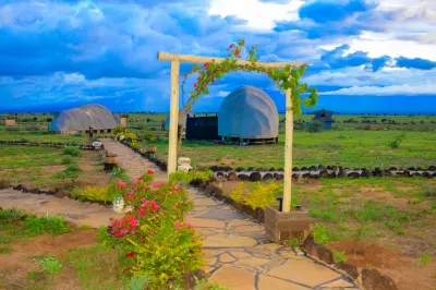 Amanya Tent Sleeps 2 with Mt Views Отели в г. 