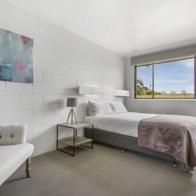 One-Bedroom Apartment Hybiscus Waterfront Apartments Promo Code