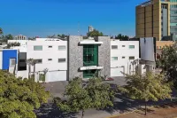 Homesuites Zaragoza Hotele w: 