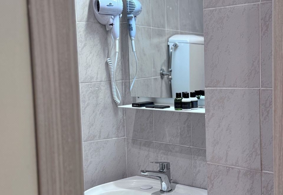 Hotel La MagioneEconomy Single Room