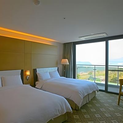 디럭스 더블 트윈룸 (4인) 썬밸리 호텔 쿠폰