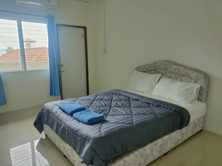 เตียงคู่พร้อมห้องน้ำรวม