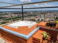 Villaroma Furnished Penthouse Suites فنادق في إلدوريت