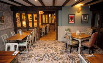 Berkshire Arms by Chef & Brewer Collection - Housity