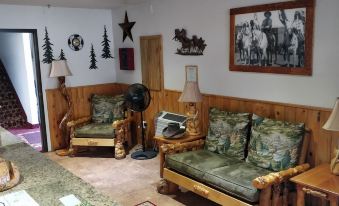 Buffalo Bill's Antlers Inn