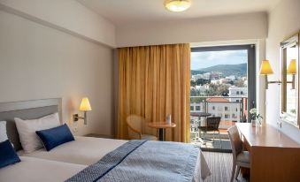 Chios Chandris - Housity
