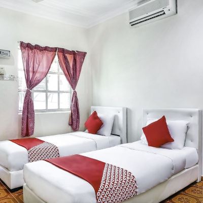 Bilik Kembar Mewah Kupon OYO 491 D'Anjung Inn