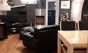 Le Chanteraine - Housity