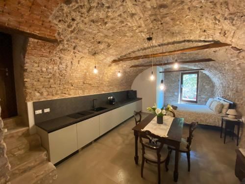 带露台一室公寓