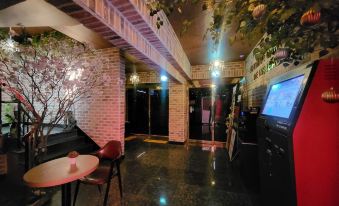 GoldenRoot Hotel in Gimhae - Housity
