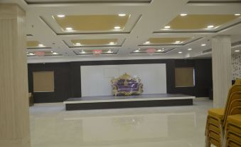 Suitetrails - Hotel Rajeev Regency