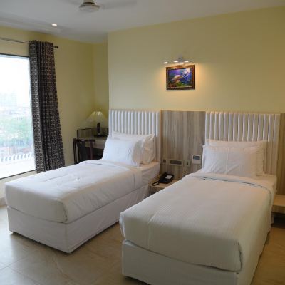 Deluxe Twin Room, Guest Room, 2 Twin Beds, City View