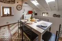 Alley 15, apartment in the historic center of Malcesine.
