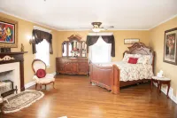 Beautiful Historic Home overlooking Downtown/BOK