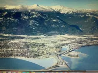 Great Location, Relax by Sandpoint City Beach Park or Shop Downtown Hotels in Sandpoint