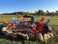 Quiet peaceful Stone mountain fun House with Pool ,Hot Tub￼ and vineyards near Ξενοδοχεία στην πόλη Traphill
