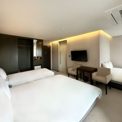 이그젝티브 패밀리룸 (오션, 수영장, 한라산, 군산오름 뷰) 그랜드메르호텔제주 쿠폰