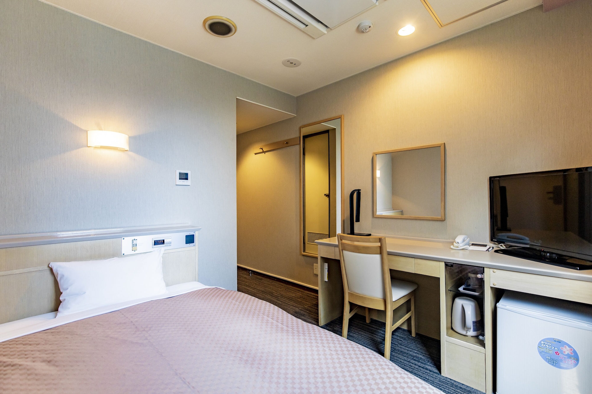 带单人床的单人间