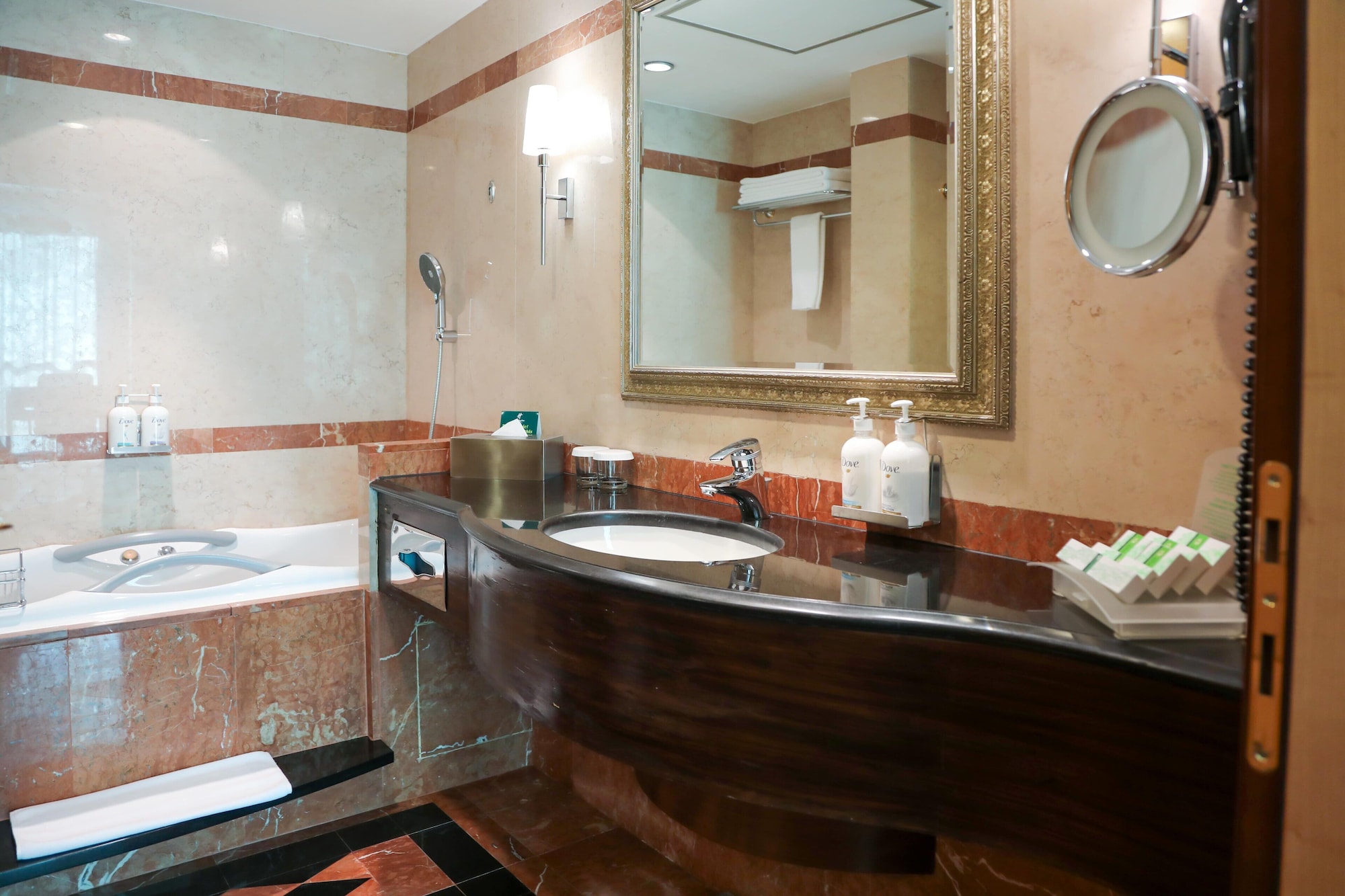 一卧室套房1特大床迷你酒吧