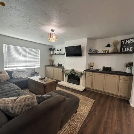 Cozy Condo on 400 N