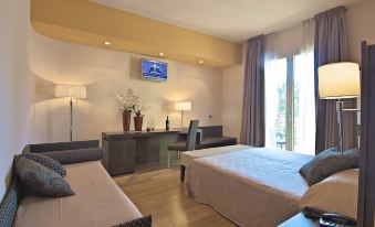 Zen Hotel Versilia - Housity