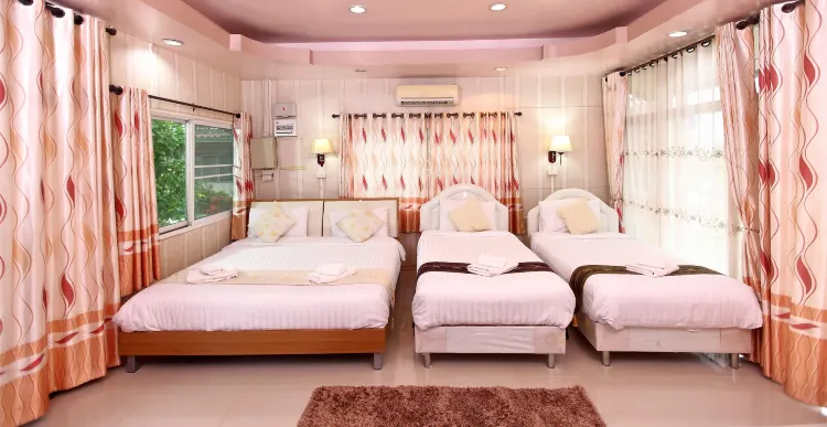 Deluxe Suite with Private Bathroom-Srinan