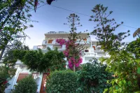 Adonis Hotel