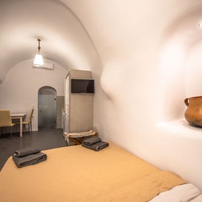 Superior Studio Caves 1880 Promo Code