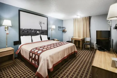 Super 8 by Wyndham Elk City Hotels in 