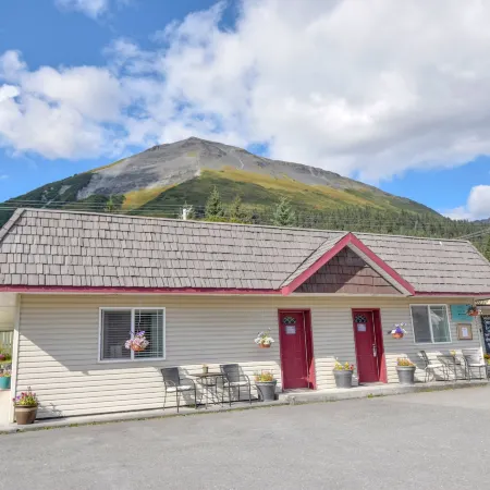 Trailhead Lodging Отели в г. Сьюард