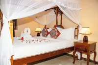 Sunny Palms Beach Bungalows