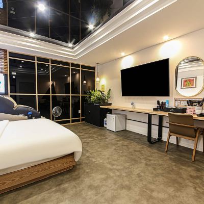 Deluxe Room (Massage Chair) Amare Hotel Promo Code