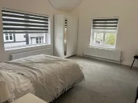 Llangollen - House - Sleeps 8- Garden Hotels in 
