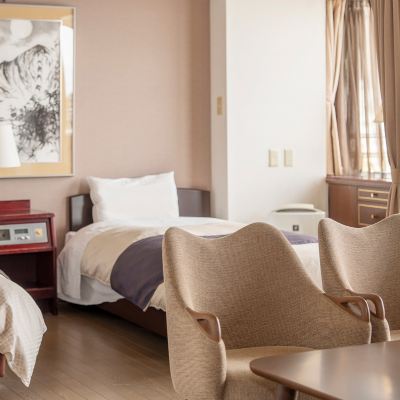 Large Room ◆ Top Floor Corner Room Twin + Japanese-Style Room With 18 Tatami Mats [Standard] [Japanese-Western Room] [Smoking] [Mountain View] [Nightlife View] [Ocean View] 熱海温泉　ホテルサンミ倶楽部 クーポン