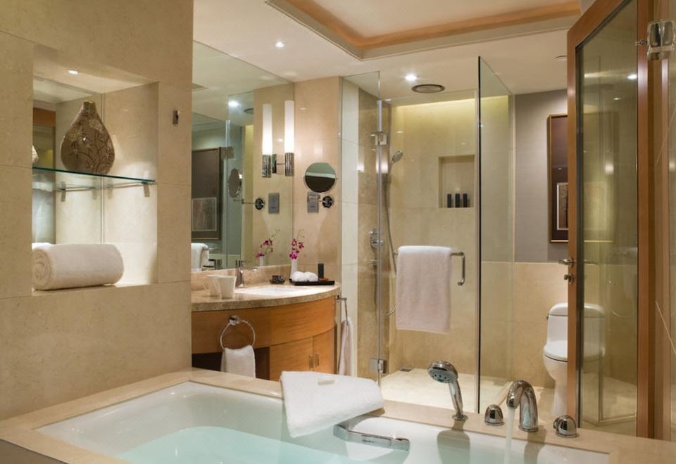 豪华大床房（乾湿分离浴室+吹风机）