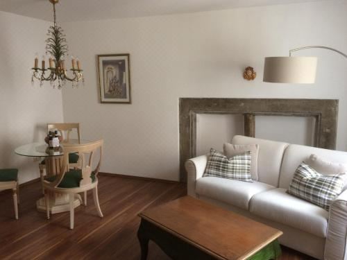 带露台的小型套房