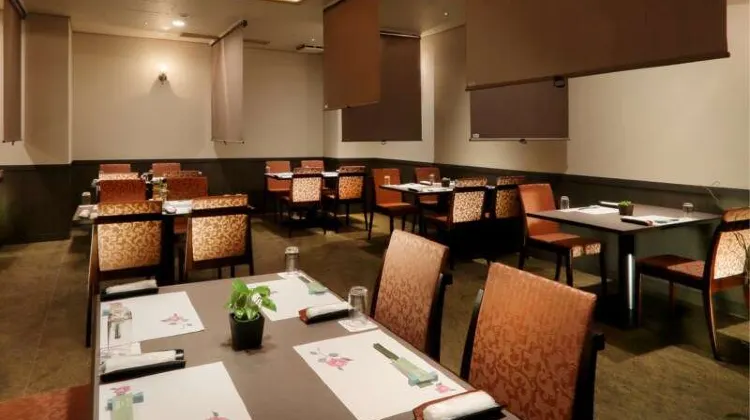 果実の山 あづま屋 食事・レストラン