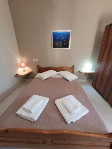 带山景的双人间